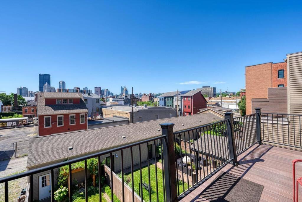 4 Bedroom 3 Bath Sleeps 10 Pet Friendly Private Backyard, 2 Car Garage, City Views, Close To All Stadiums And Casino Питсбърг Екстериор снимка
