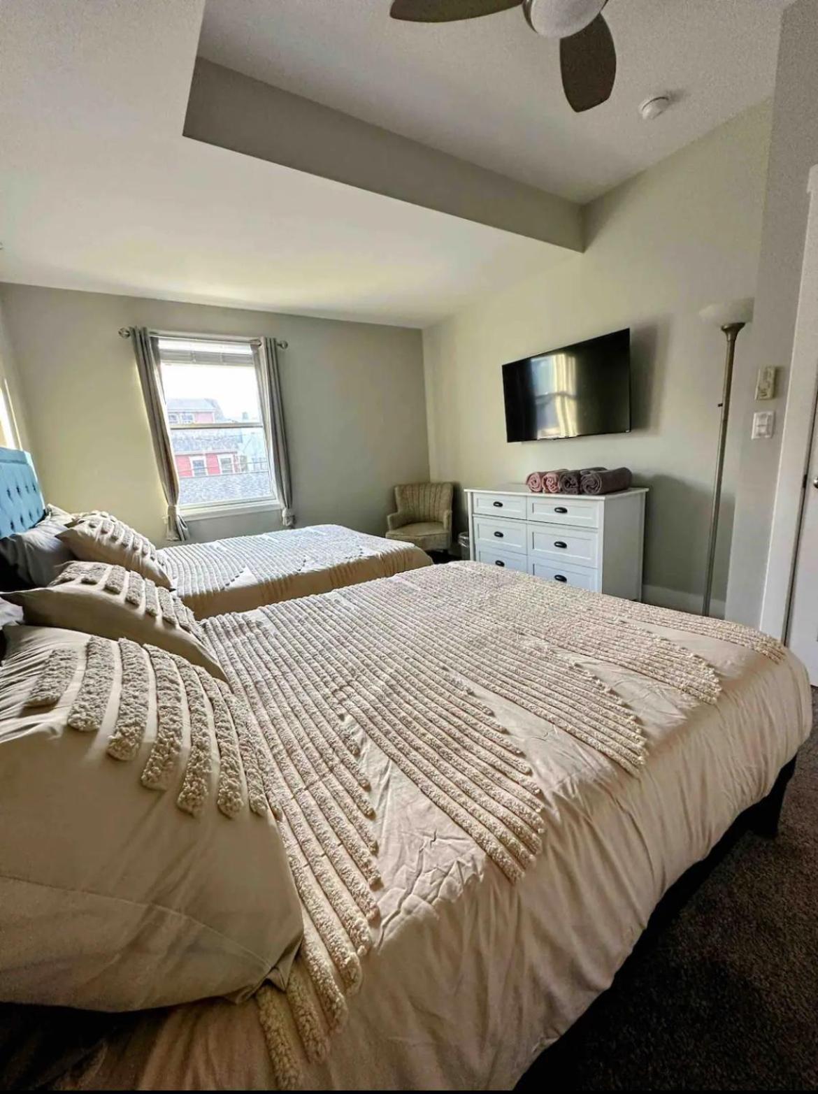 4 Bedroom 3 Bath Sleeps 10 Pet Friendly Private Backyard, 2 Car Garage, City Views, Close To All Stadiums And Casino Питсбърг Екстериор снимка
